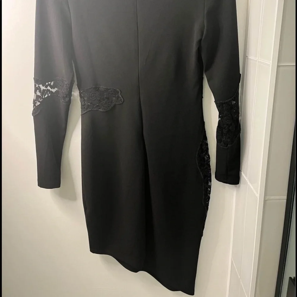 GUESS Lace Cut Out Dress NWT - Picture 2 of 3